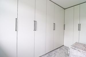 Walk In Wardrobe- click for photo gallery